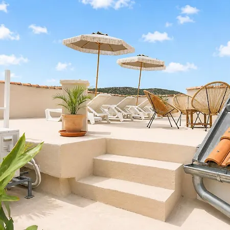Soluna - Vacation With Private Pool & Rooftop Terrace *