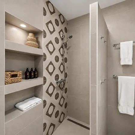 Soluna - Vacation With Private Pool & Rooftop Terrace